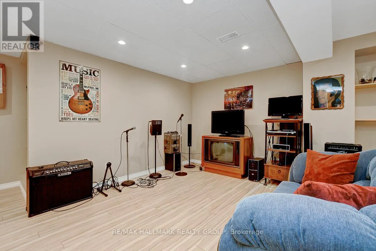 343 QUARTZ AVENUE