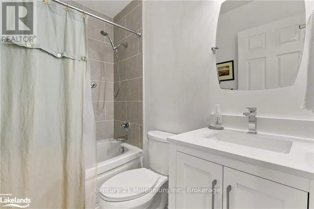 101 - 10 BAY STREET E, #101