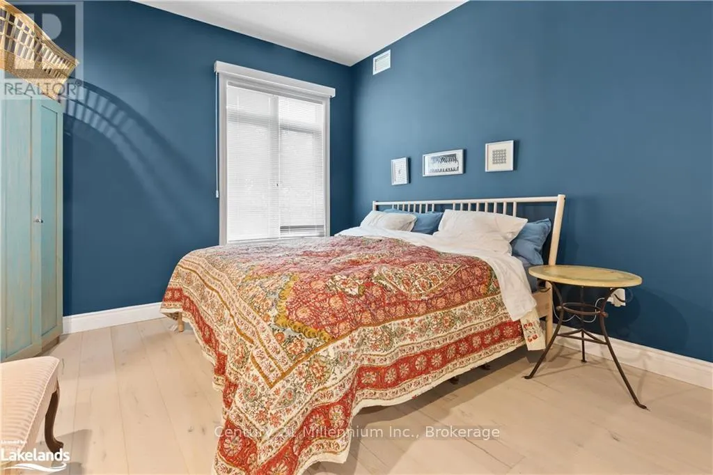 101 - 10 BAY STREET E, #101