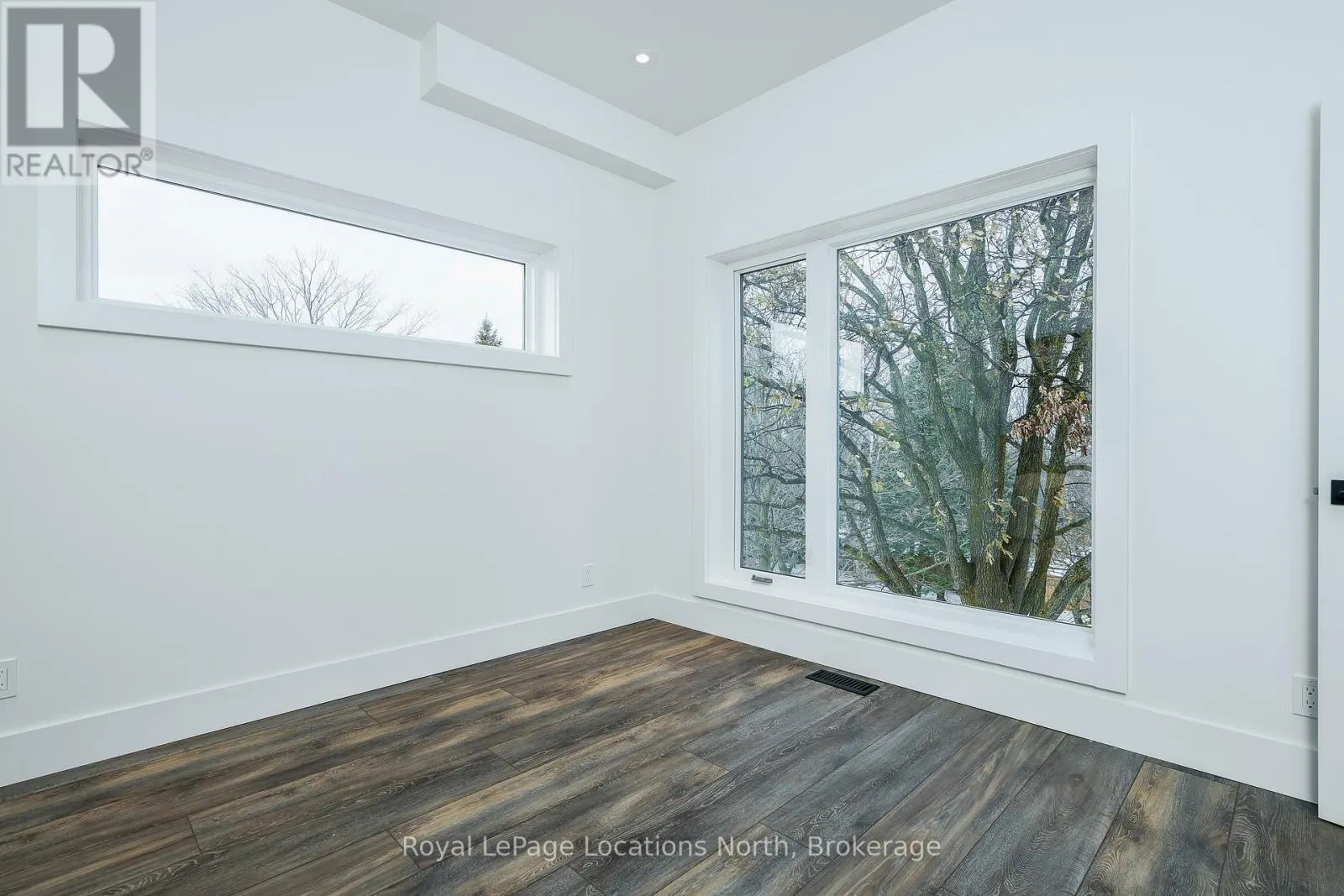 4 - 20 ALICE STREET E, #4
