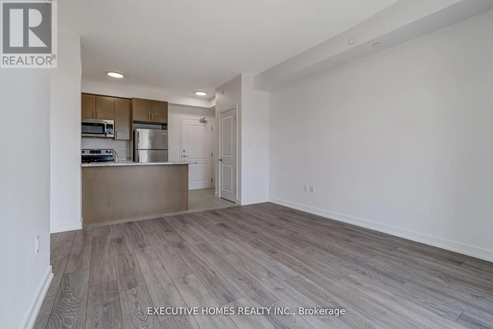 327 - 101 SHOREVIEW PLACE
