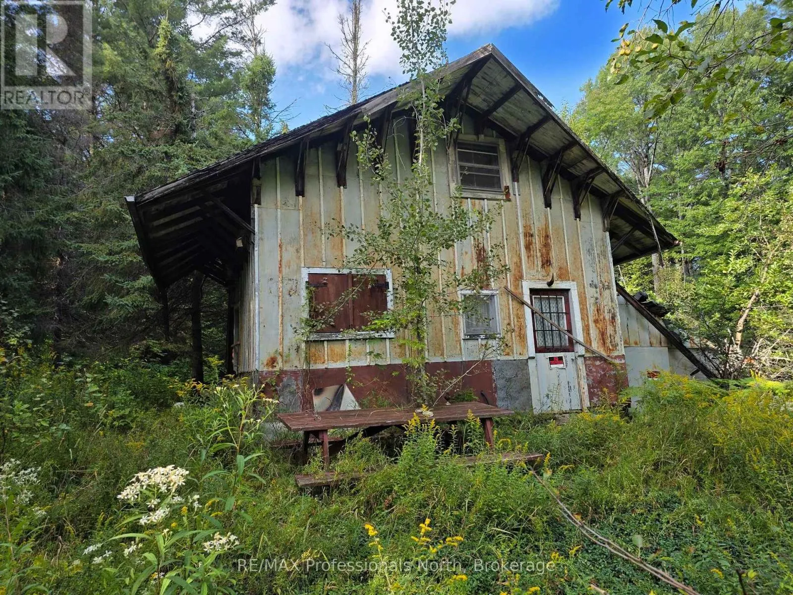 671 LYNX LAKE ROAD