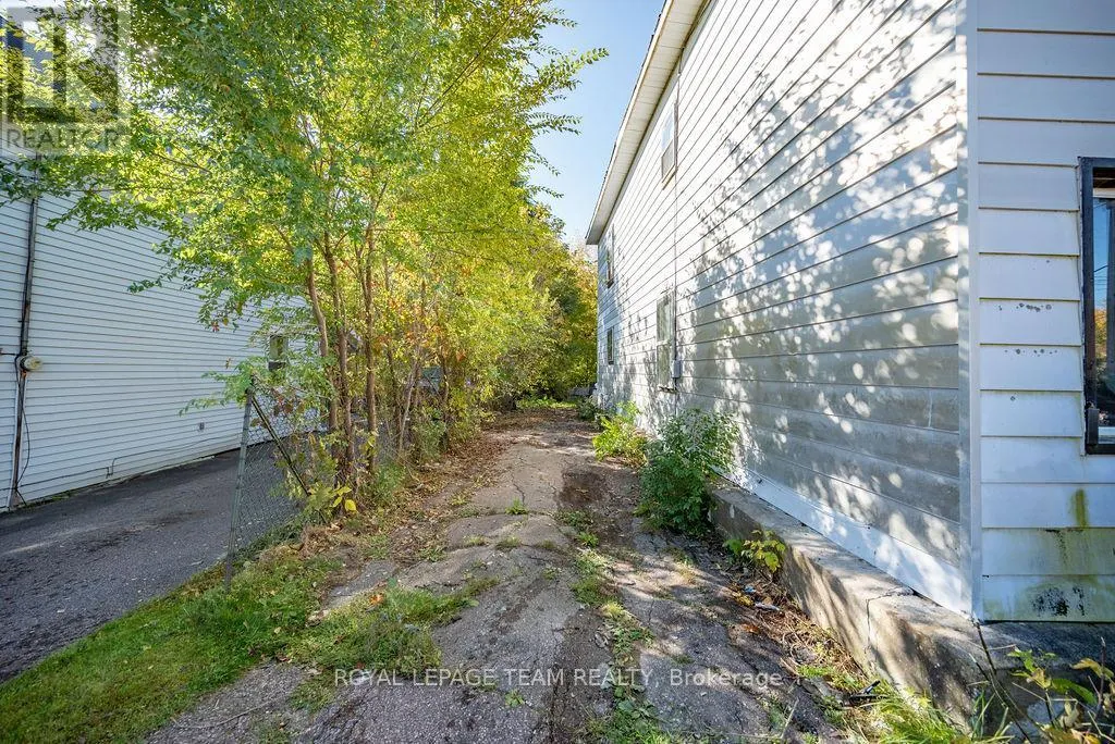 450 D'ARCY STREET