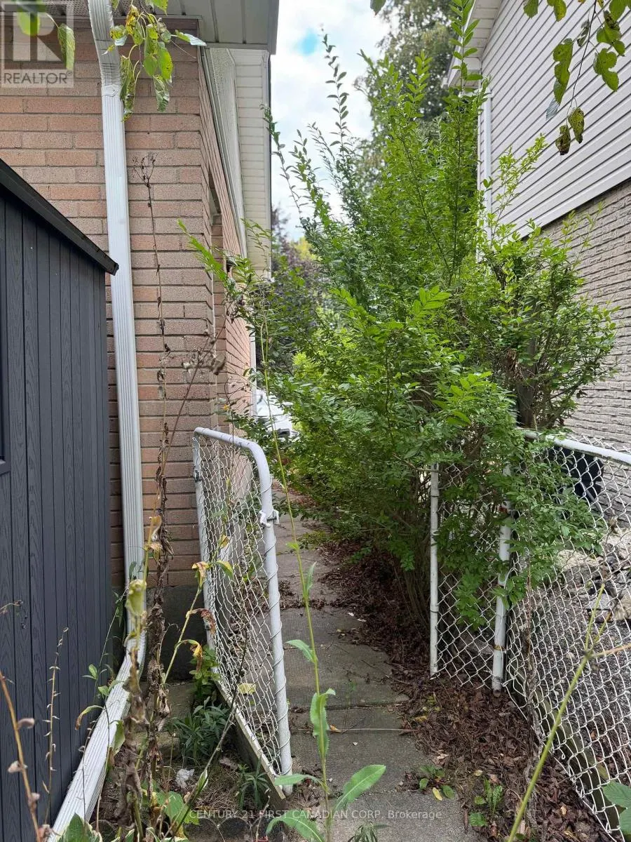 53 ARCHER CRESCENT