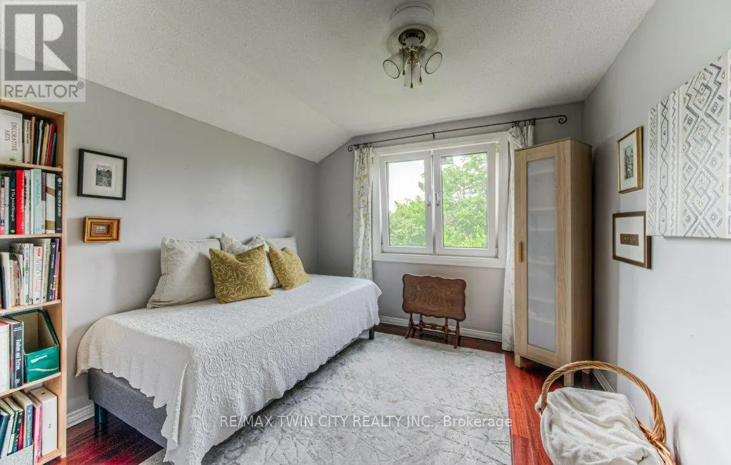 482 APPLEDALE CRESCENT