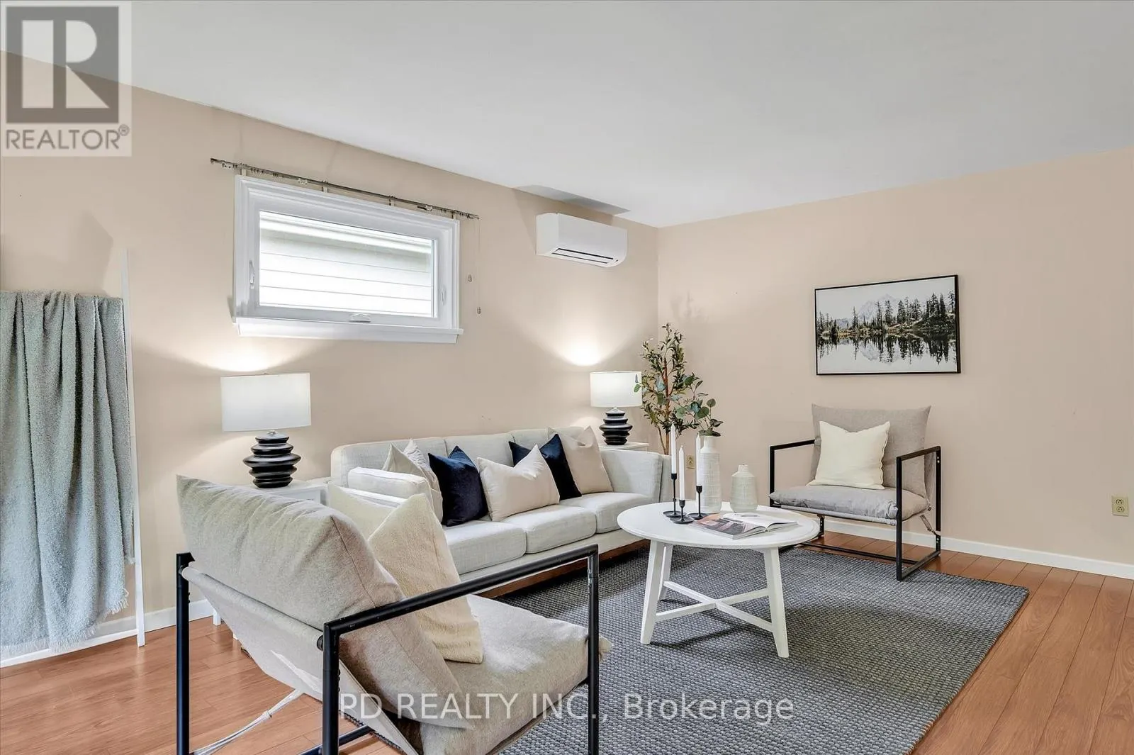 28 BOND STREET E