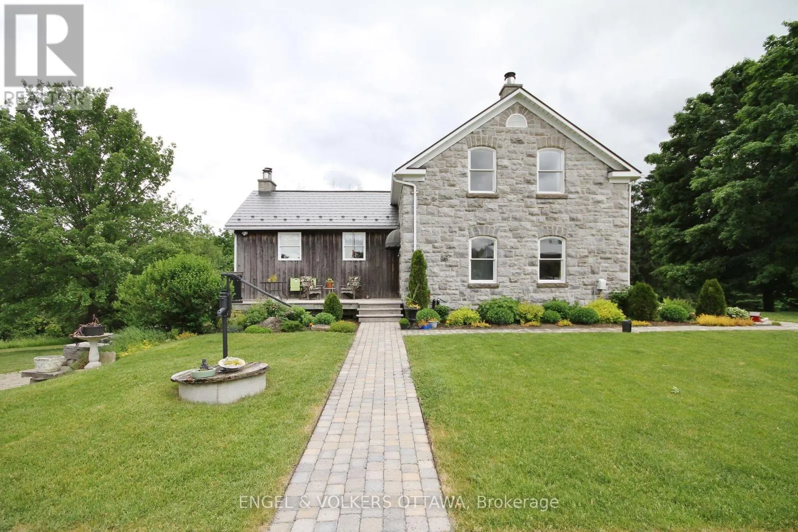 3000/2980 ROGER STEVENS DRIVE