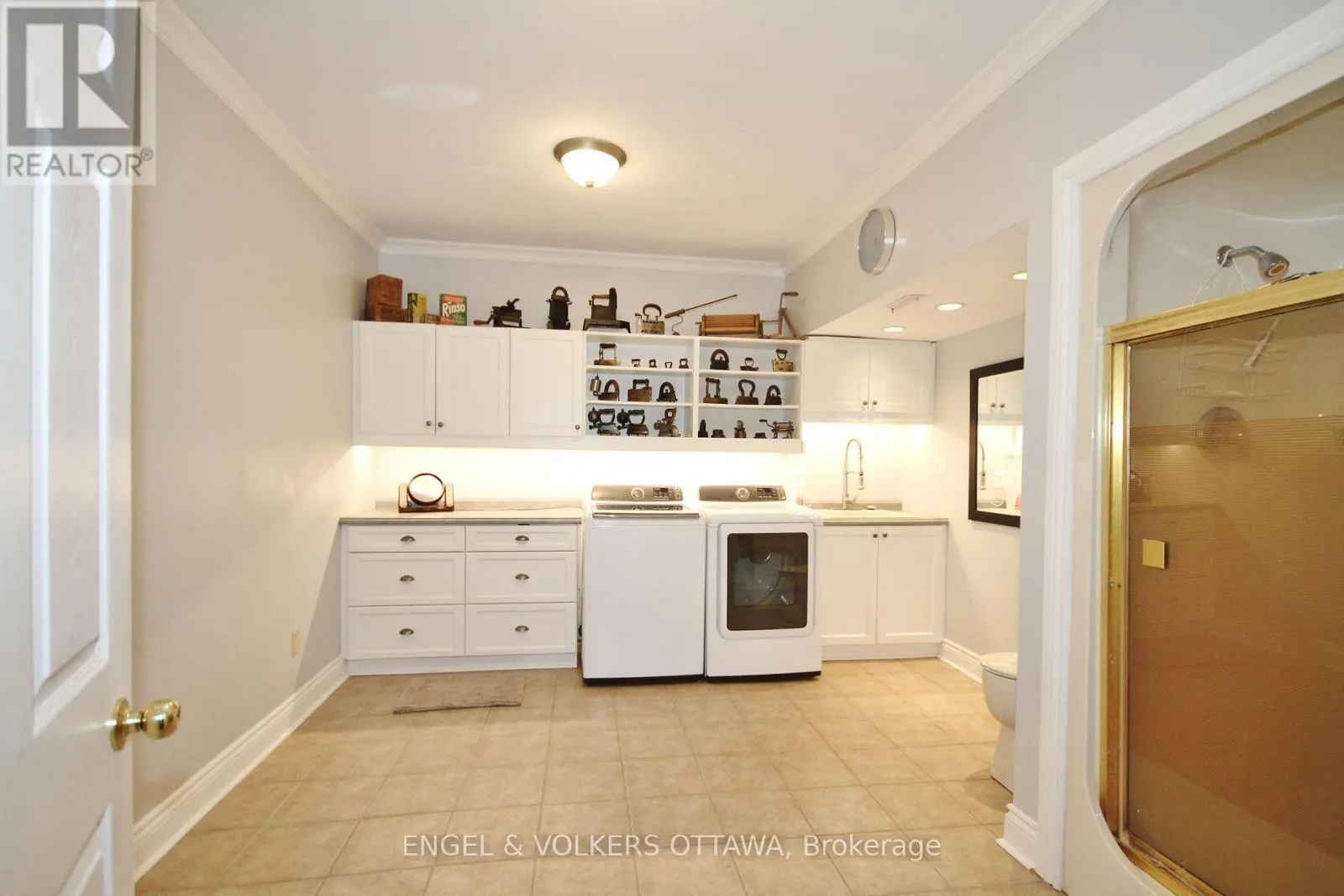 3000/2980 ROGER STEVENS DRIVE