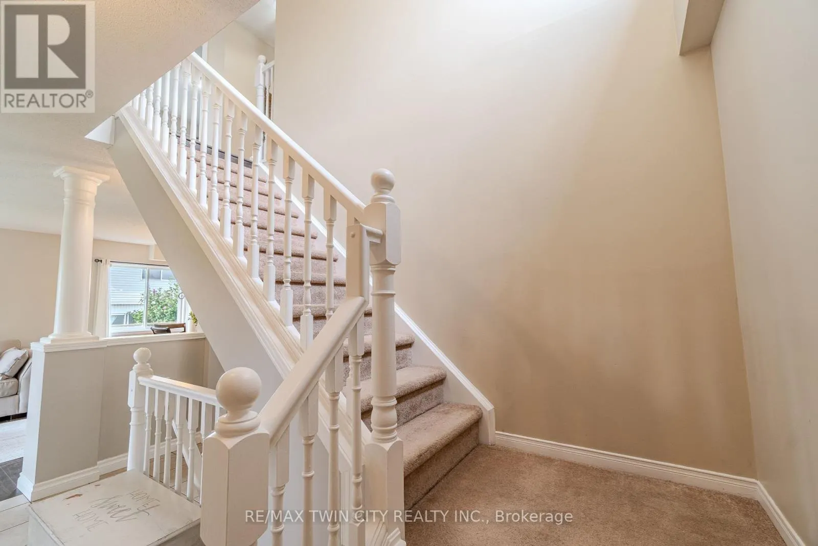 111 AMANDA WALK