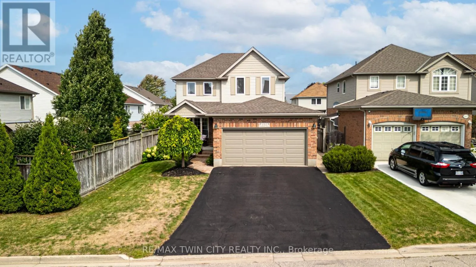 111 AMANDA WALK