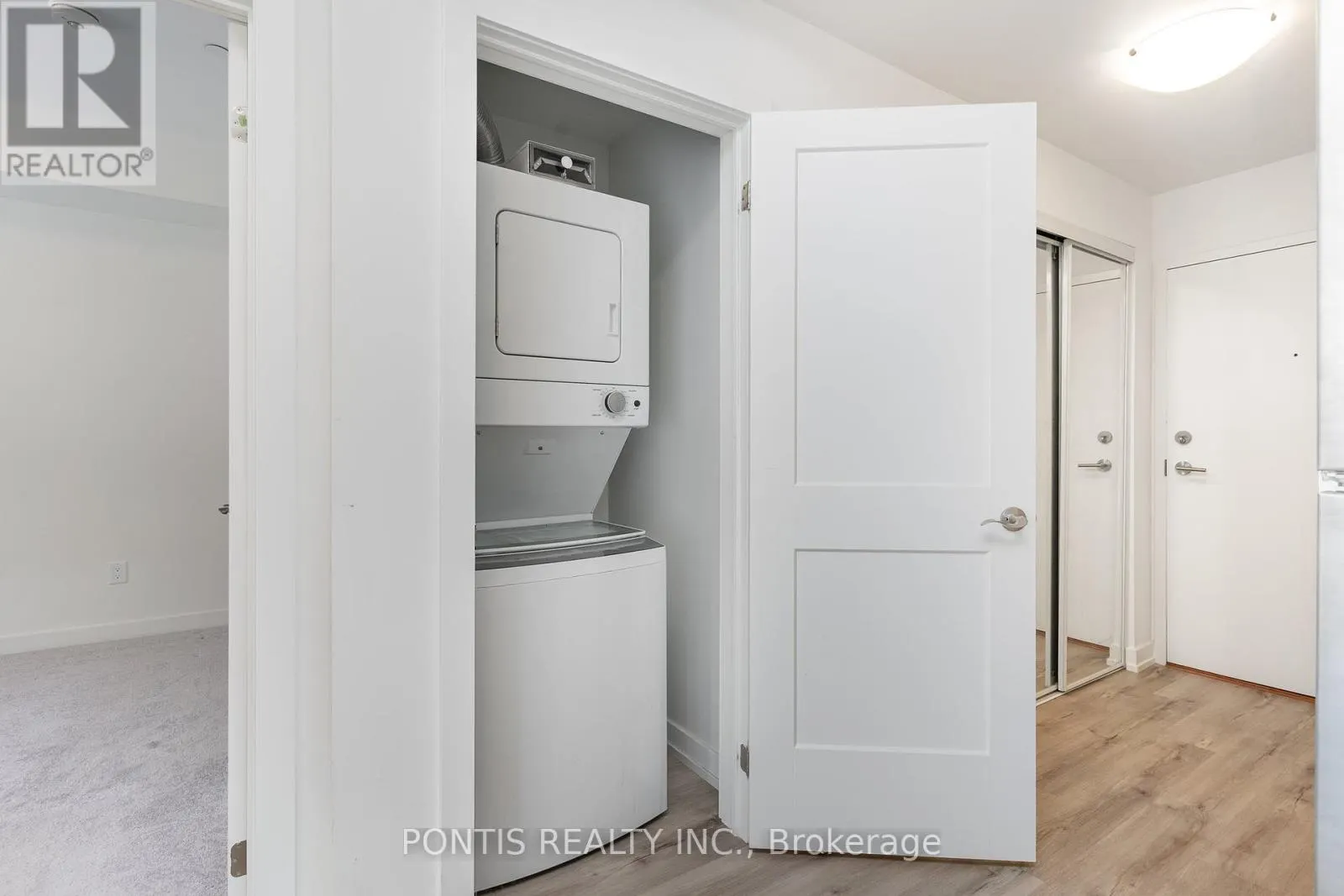 207 - 251 NORTHFIELD DRIVE E