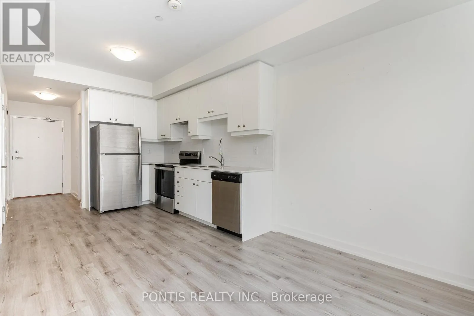 207 - 251 NORTHFIELD DRIVE E