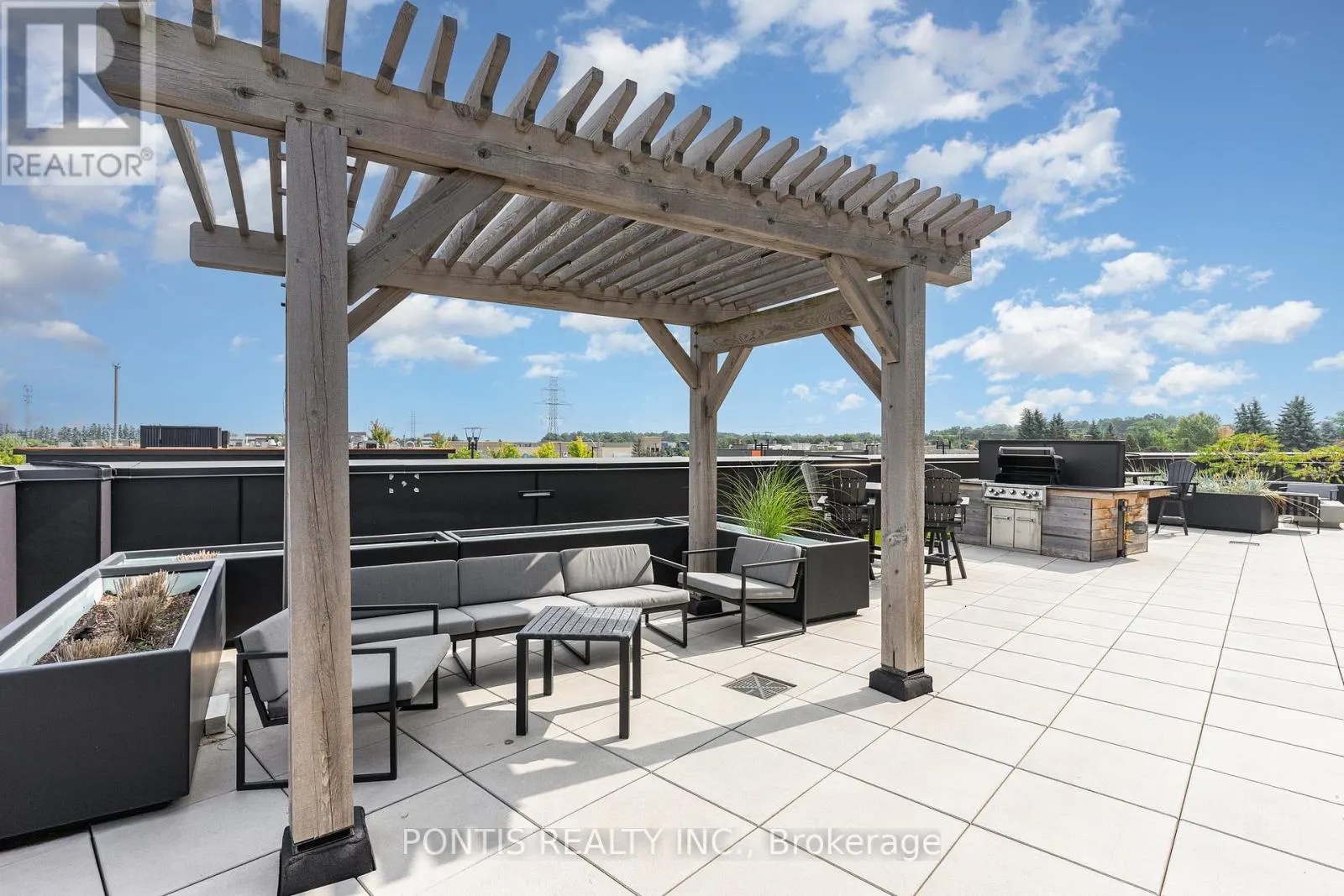 207 - 251 NORTHFIELD DRIVE E