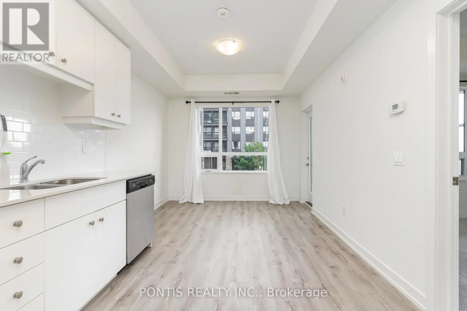 207 - 251 NORTHFIELD DRIVE E