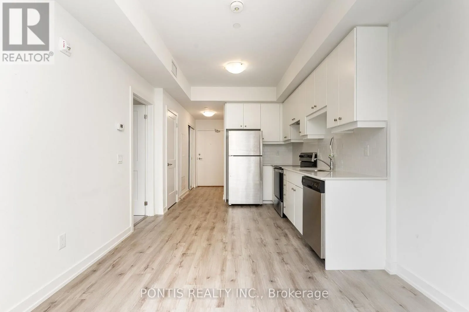 207 - 251 NORTHFIELD DRIVE E