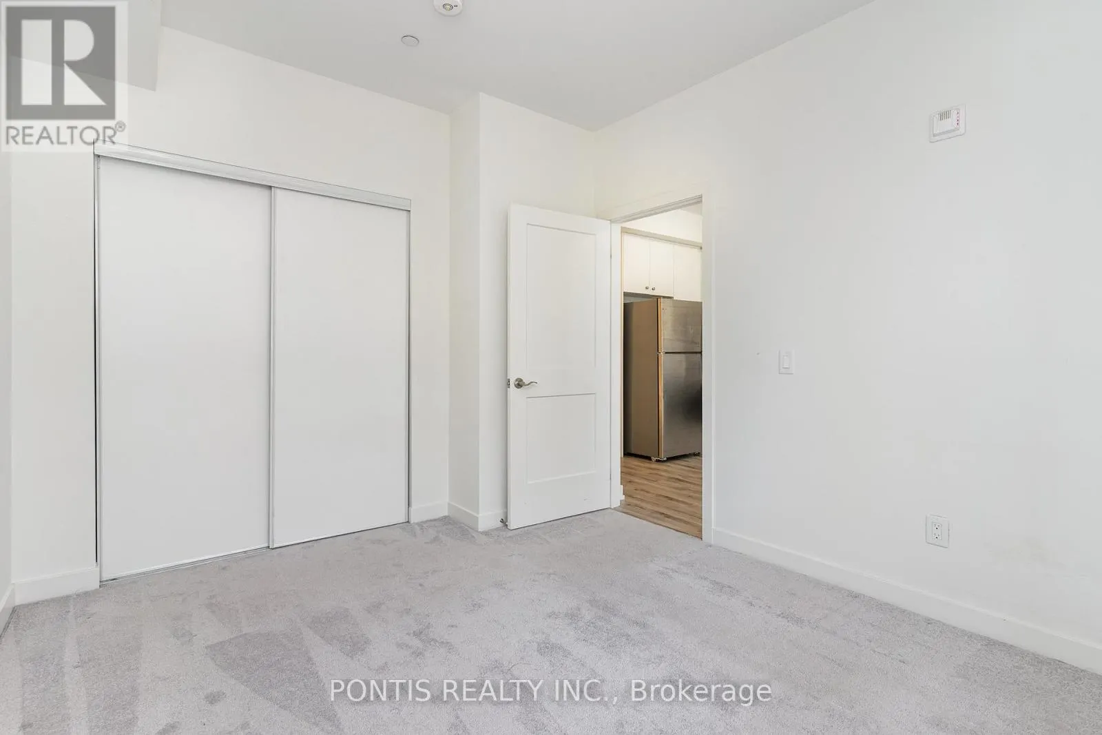 207 - 251 NORTHFIELD DRIVE E