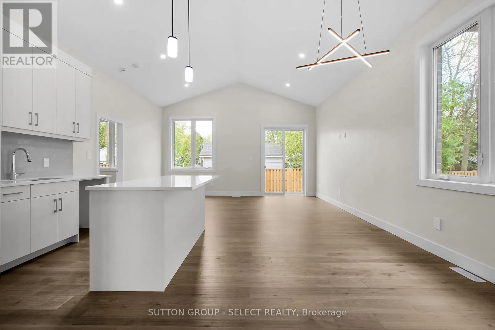 10 - 7966 FALLON DRIVE, #10