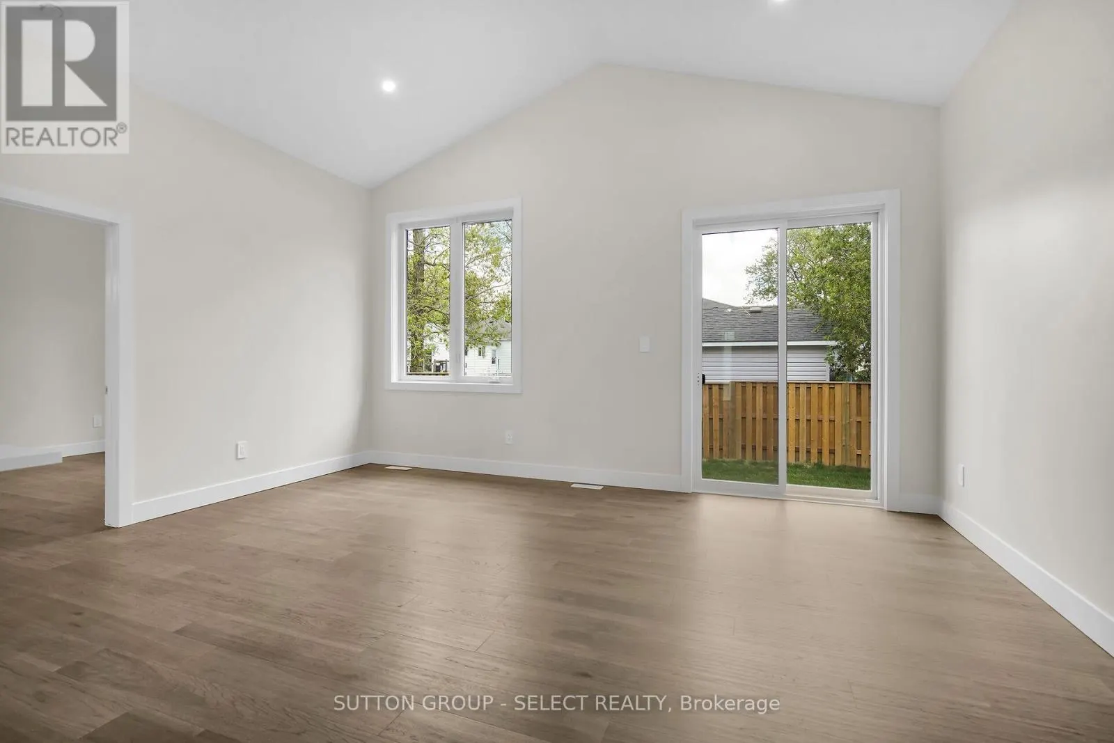 10 - 7966 FALLON DRIVE, #10