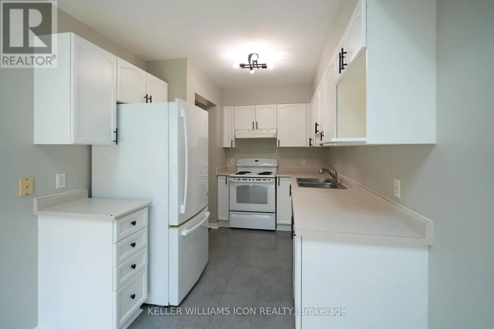 71 HEMLO CRESCENT