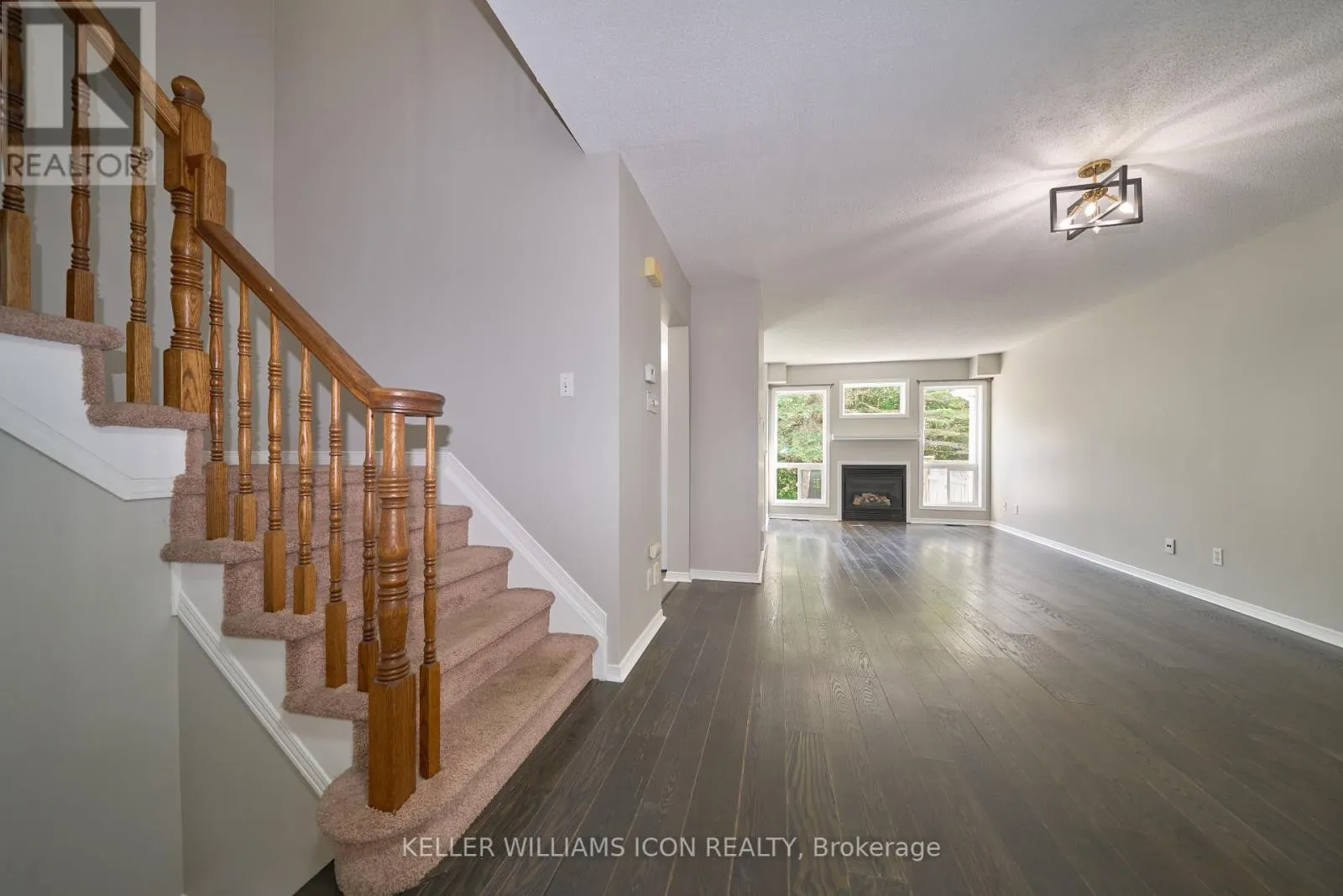 71 HEMLO CRESCENT
