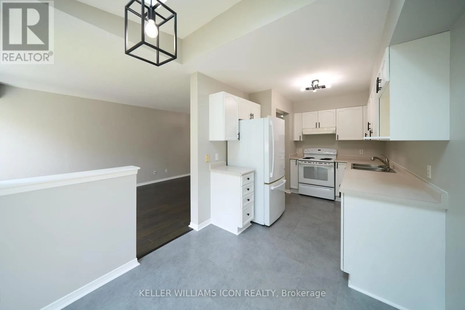 71 HEMLO CRESCENT