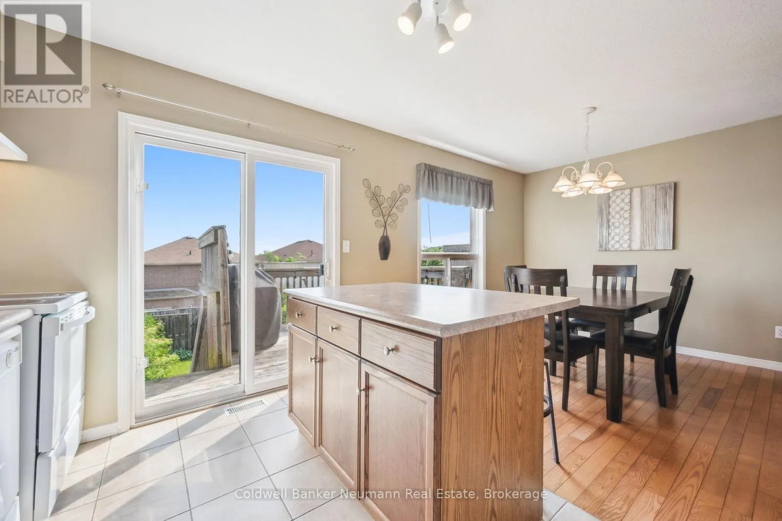 60 HASLER CRESCENT