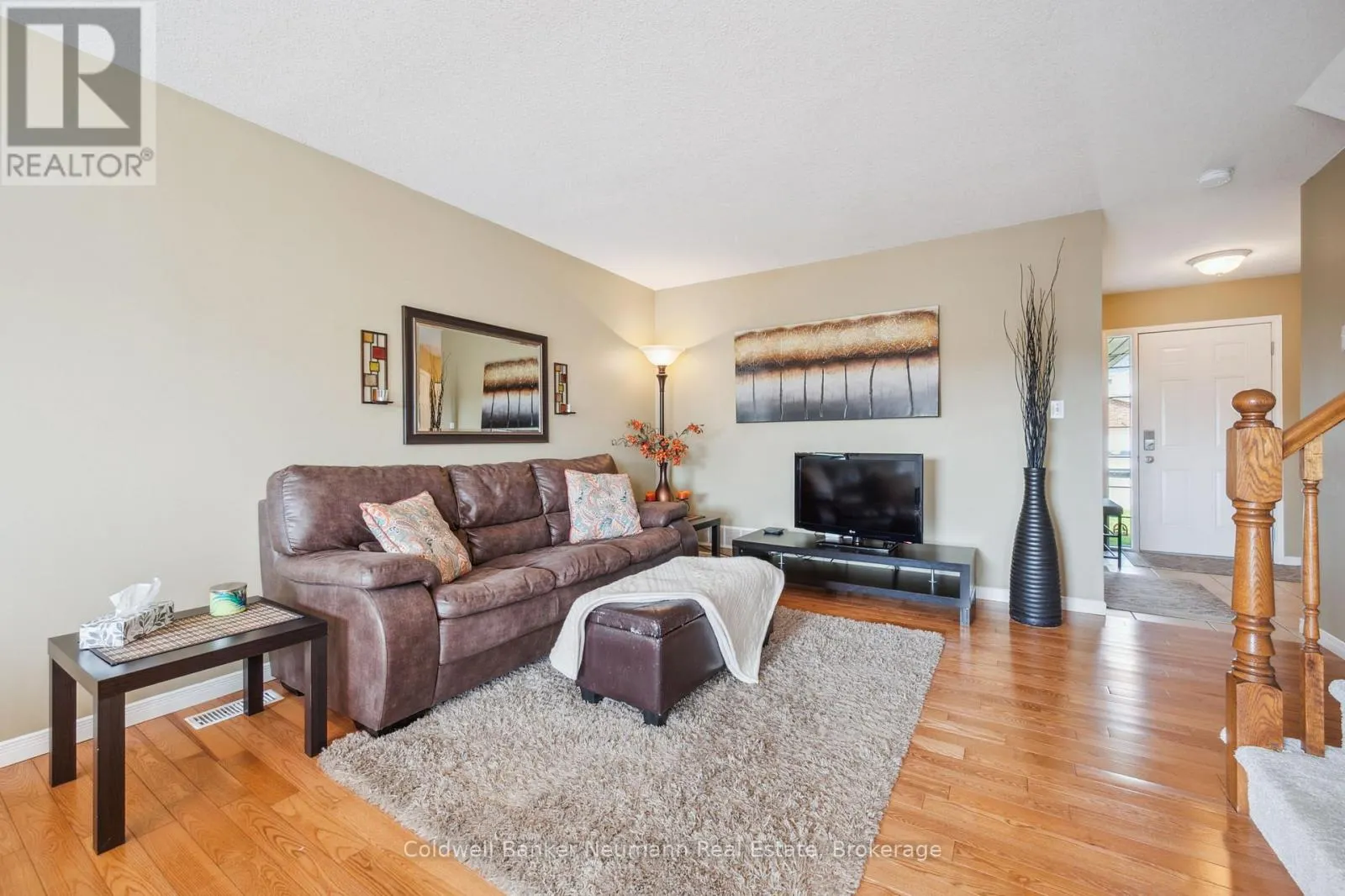 60 HASLER CRESCENT
