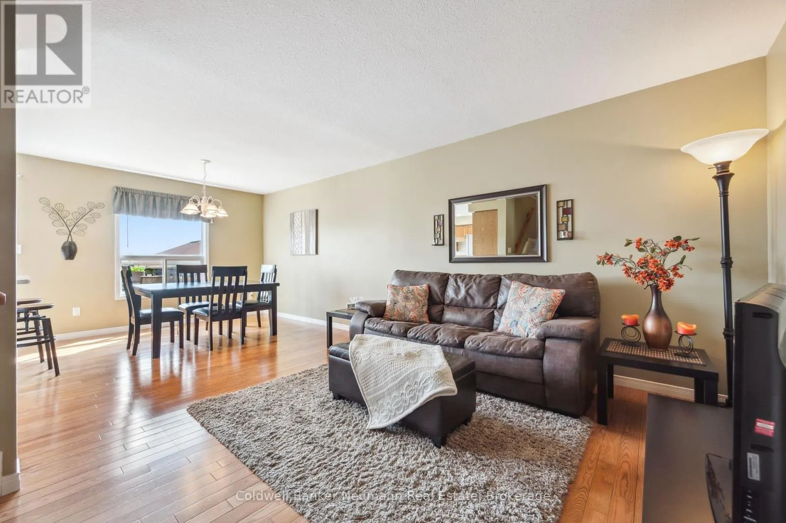 60 HASLER CRESCENT