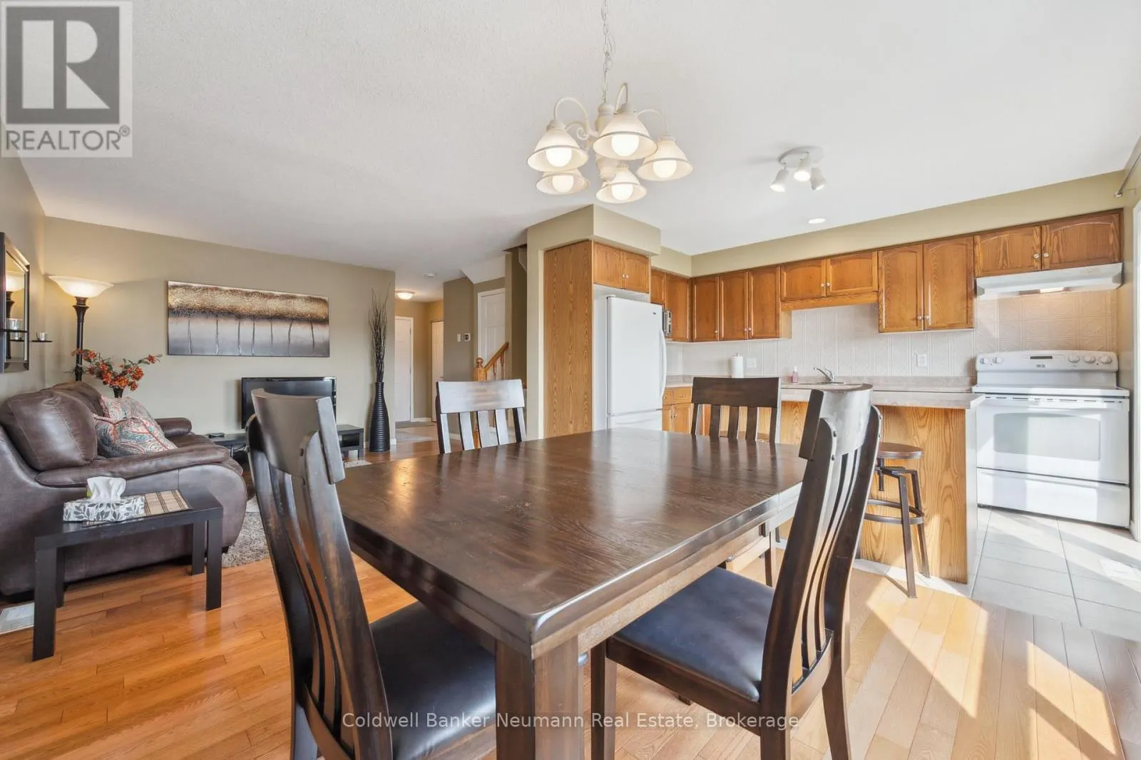 60 HASLER CRESCENT