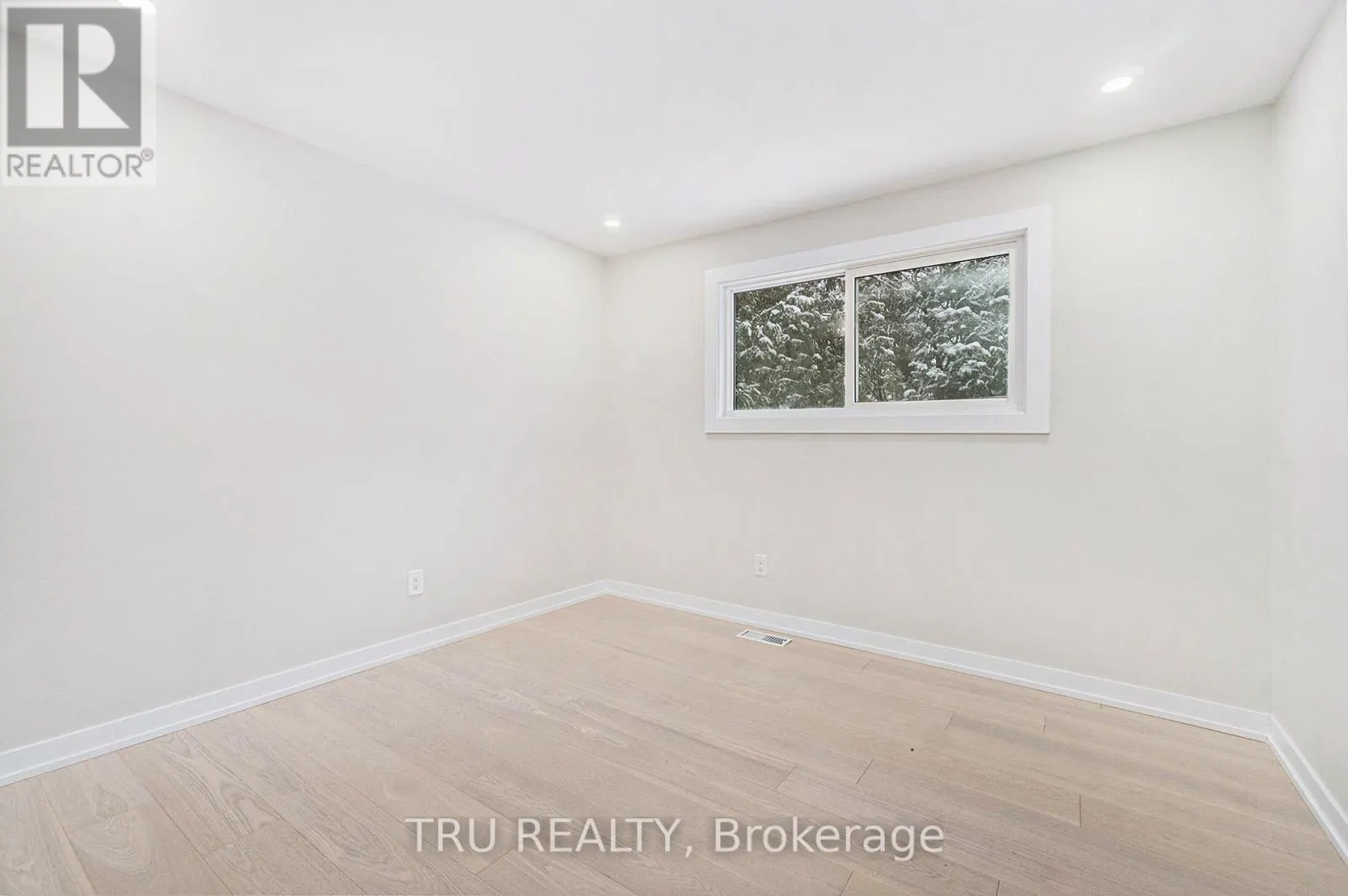 39 SUNNYCREST DRIVE