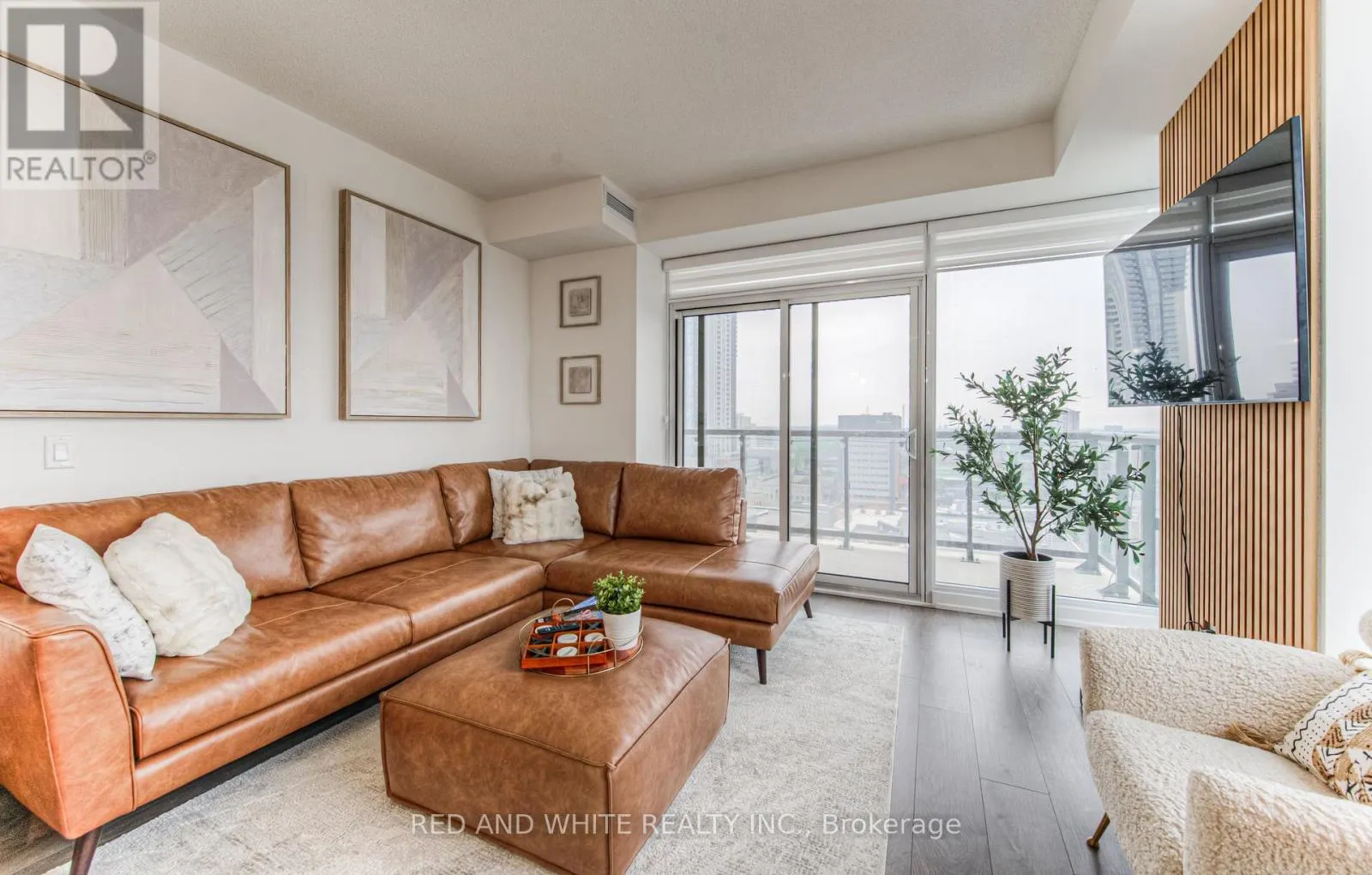 1308 - 55 DUKE STREET W