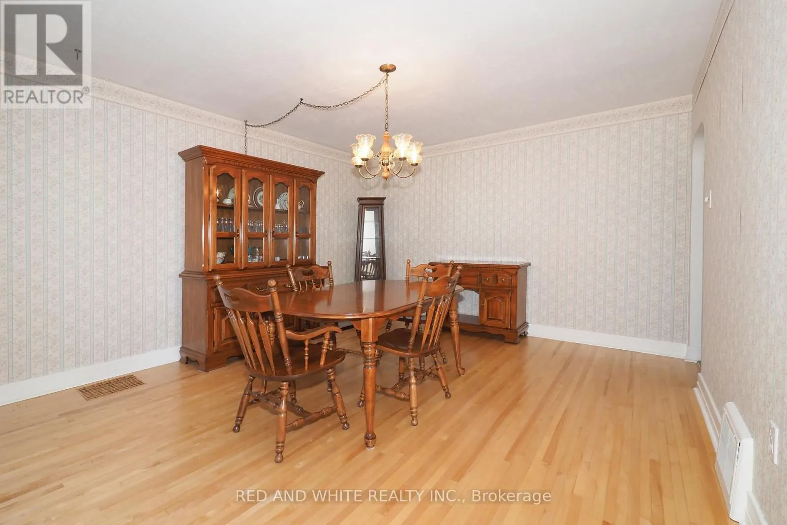 111 NORTH DRIVE N