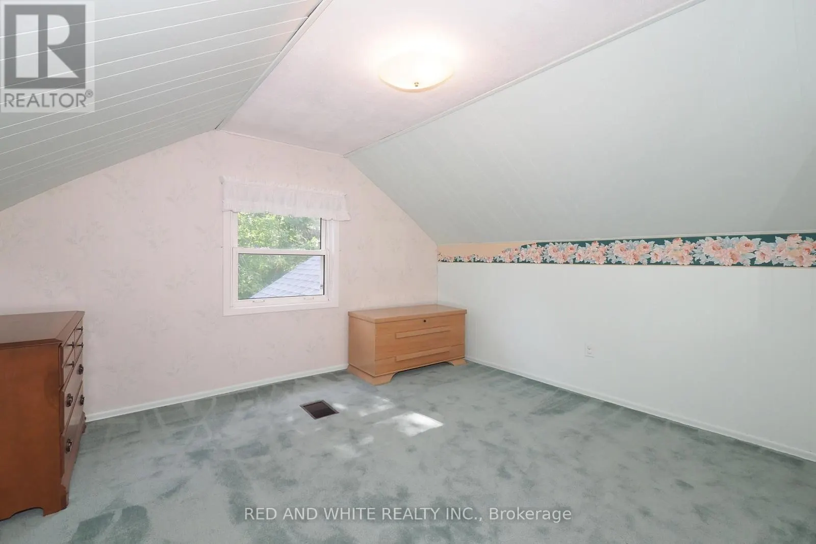 111 NORTH DRIVE N