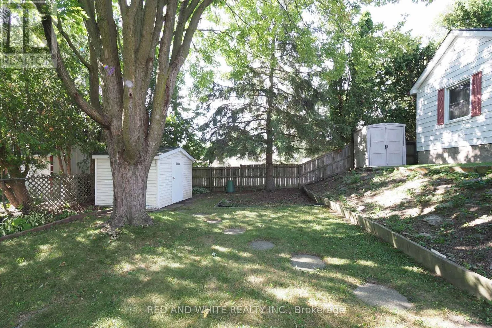 111 NORTH DRIVE N