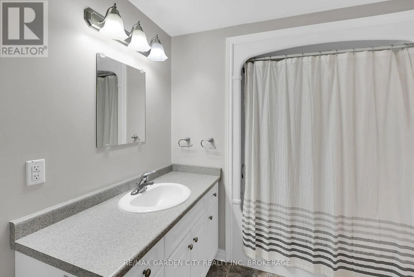 125 - 6350 DORCHESTER ROAD, #125