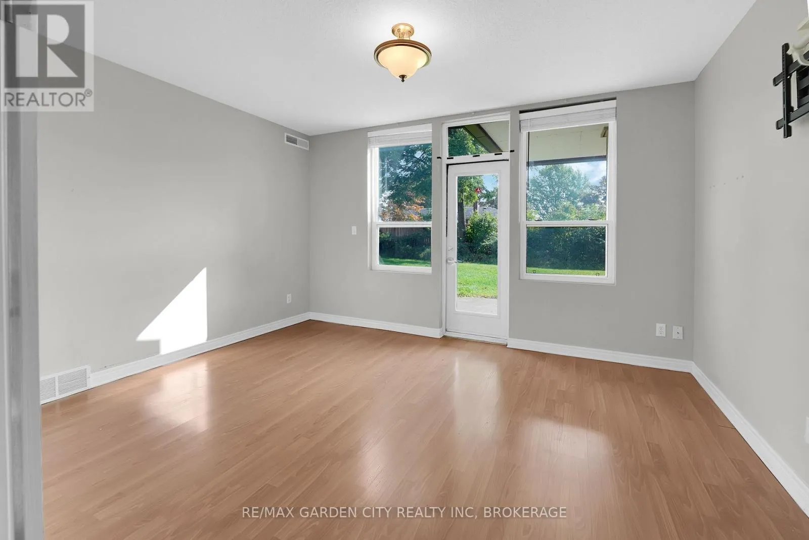 125 - 6350 DORCHESTER ROAD, #125