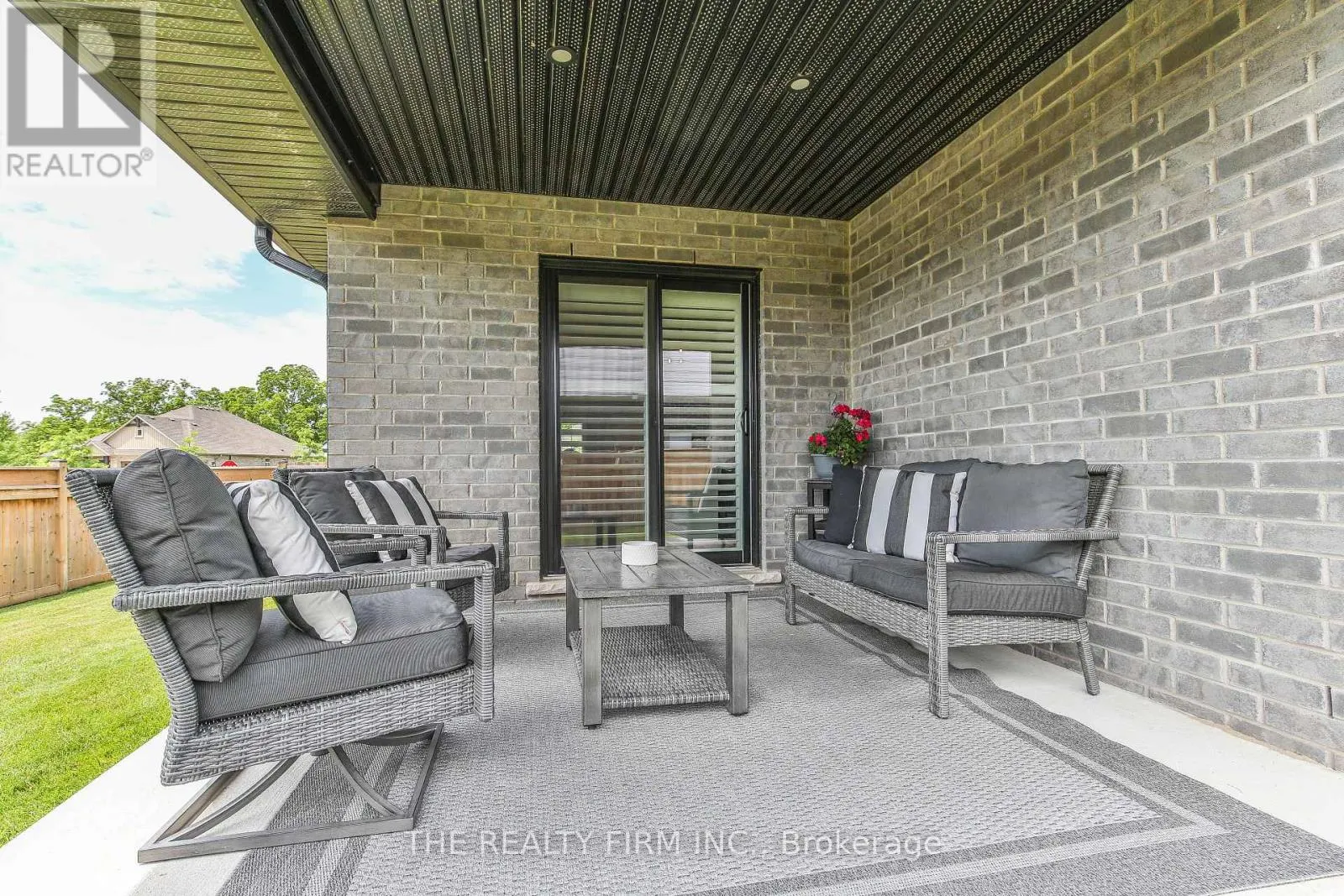 8 ROYAL DORNOCH DRIVE