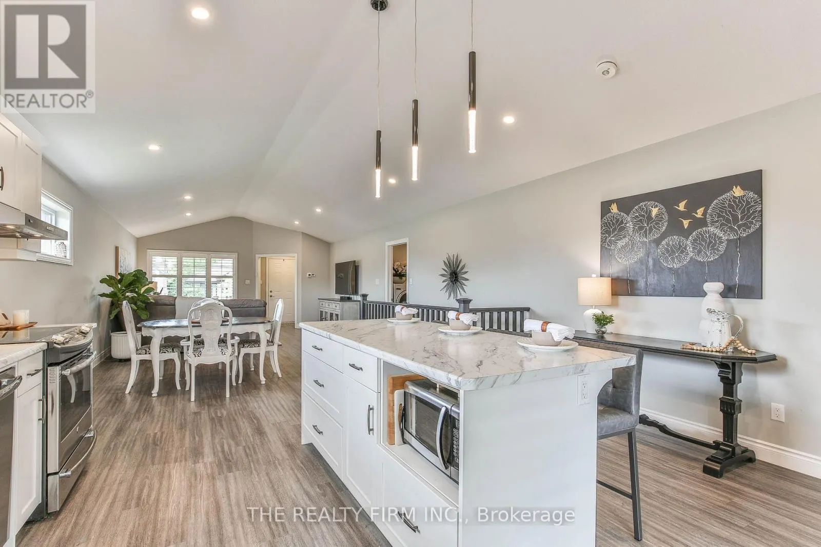 8 ROYAL DORNOCH DRIVE