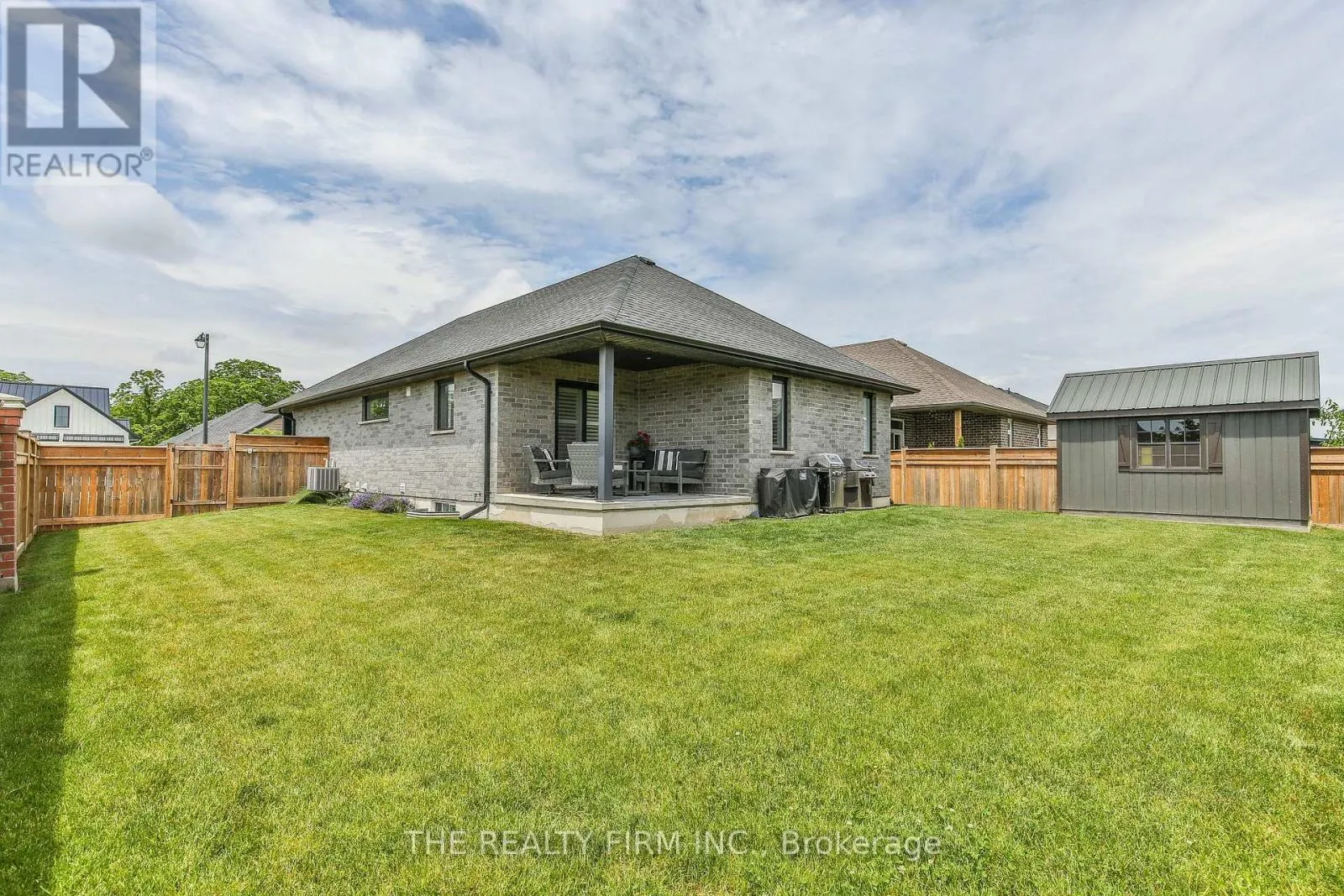 8 ROYAL DORNOCH DRIVE