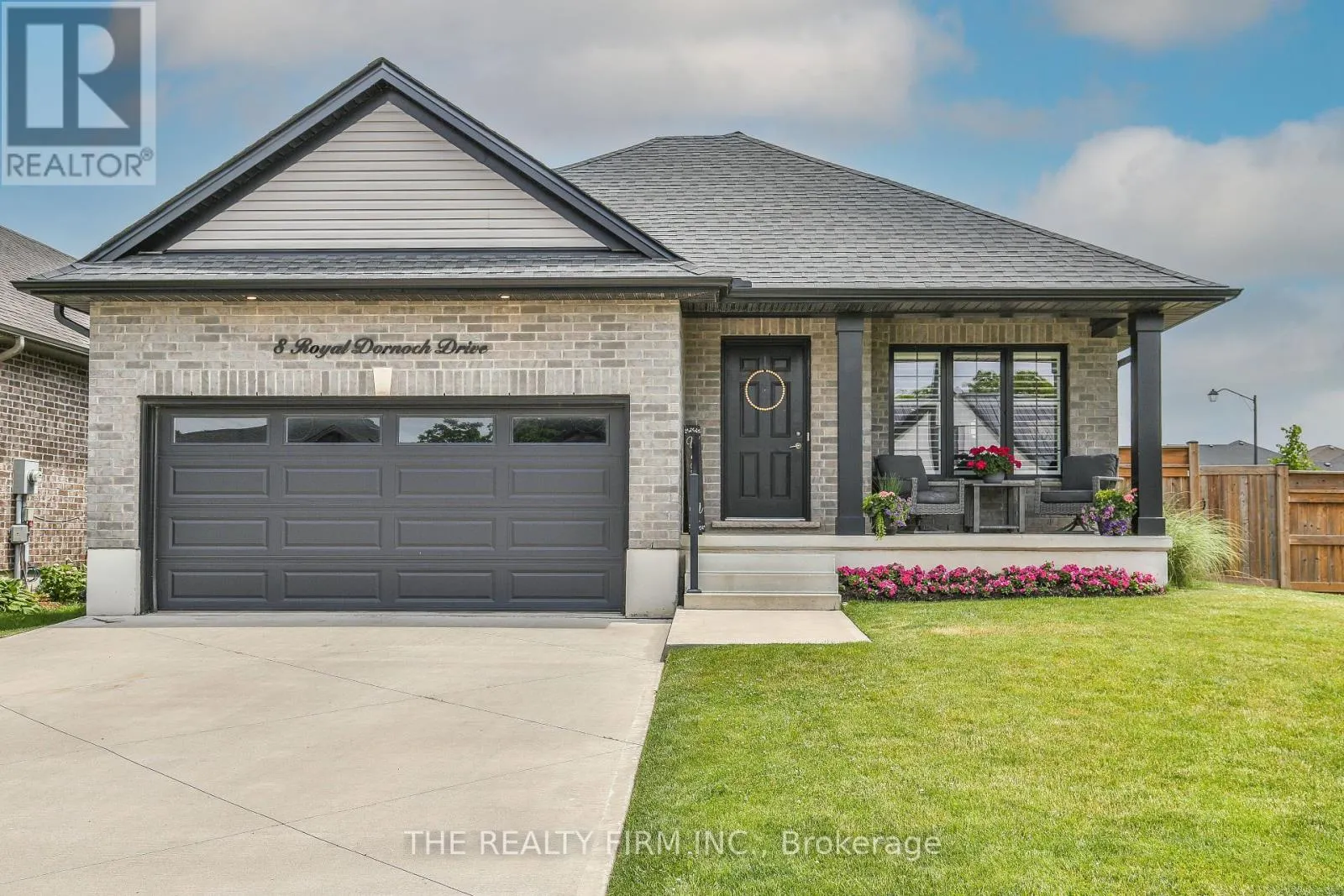 8 ROYAL DORNOCH DRIVE