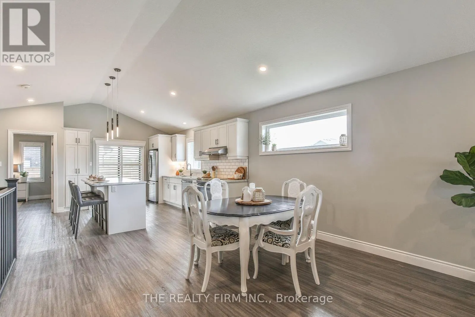 8 ROYAL DORNOCH DRIVE