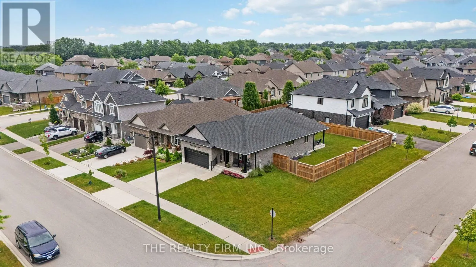 8 ROYAL DORNOCH DRIVE