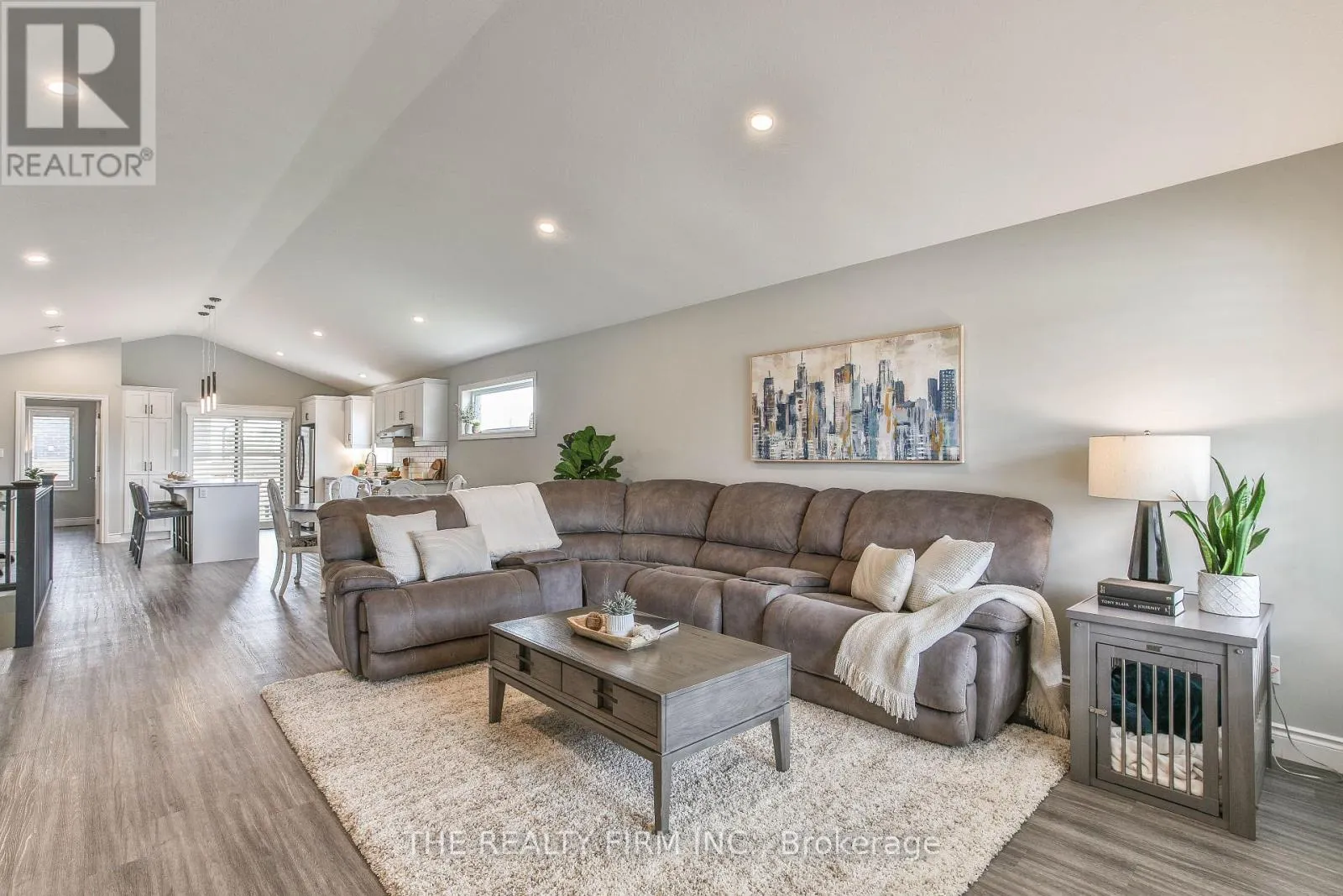 8 ROYAL DORNOCH DRIVE