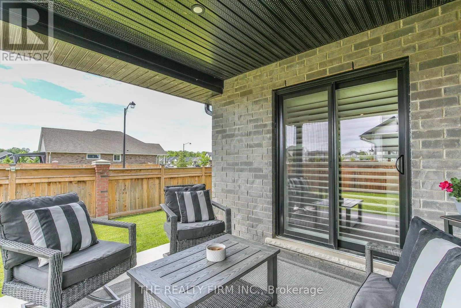 8 ROYAL DORNOCH DRIVE