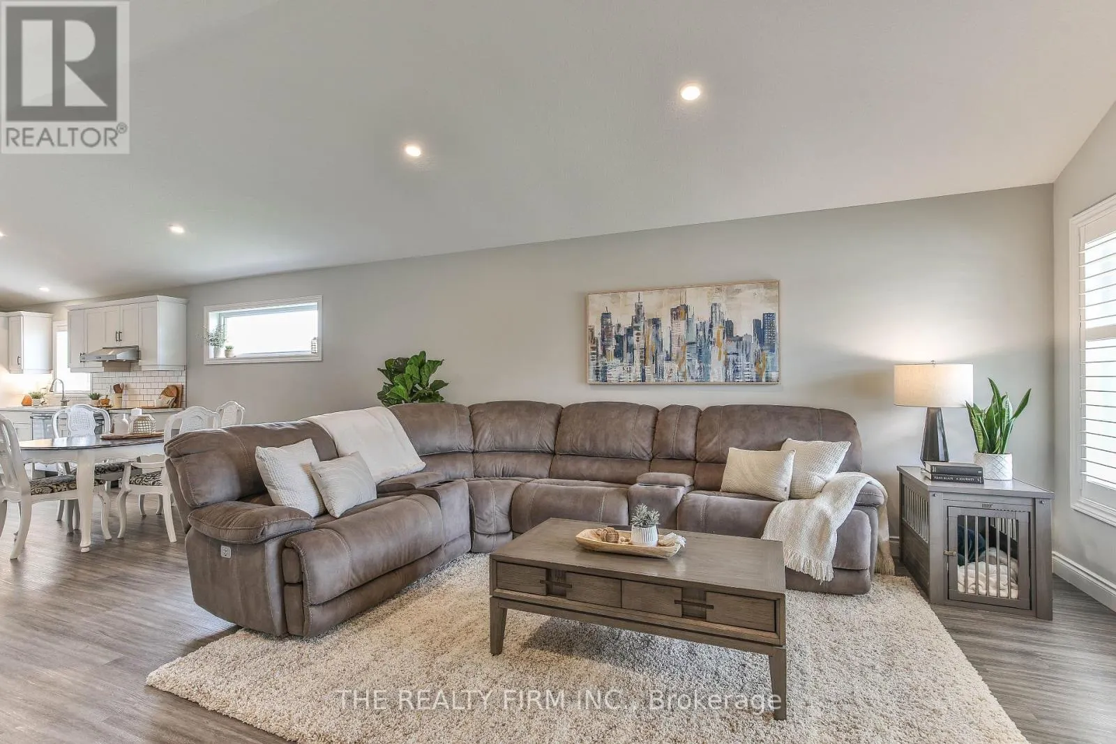 8 ROYAL DORNOCH DRIVE