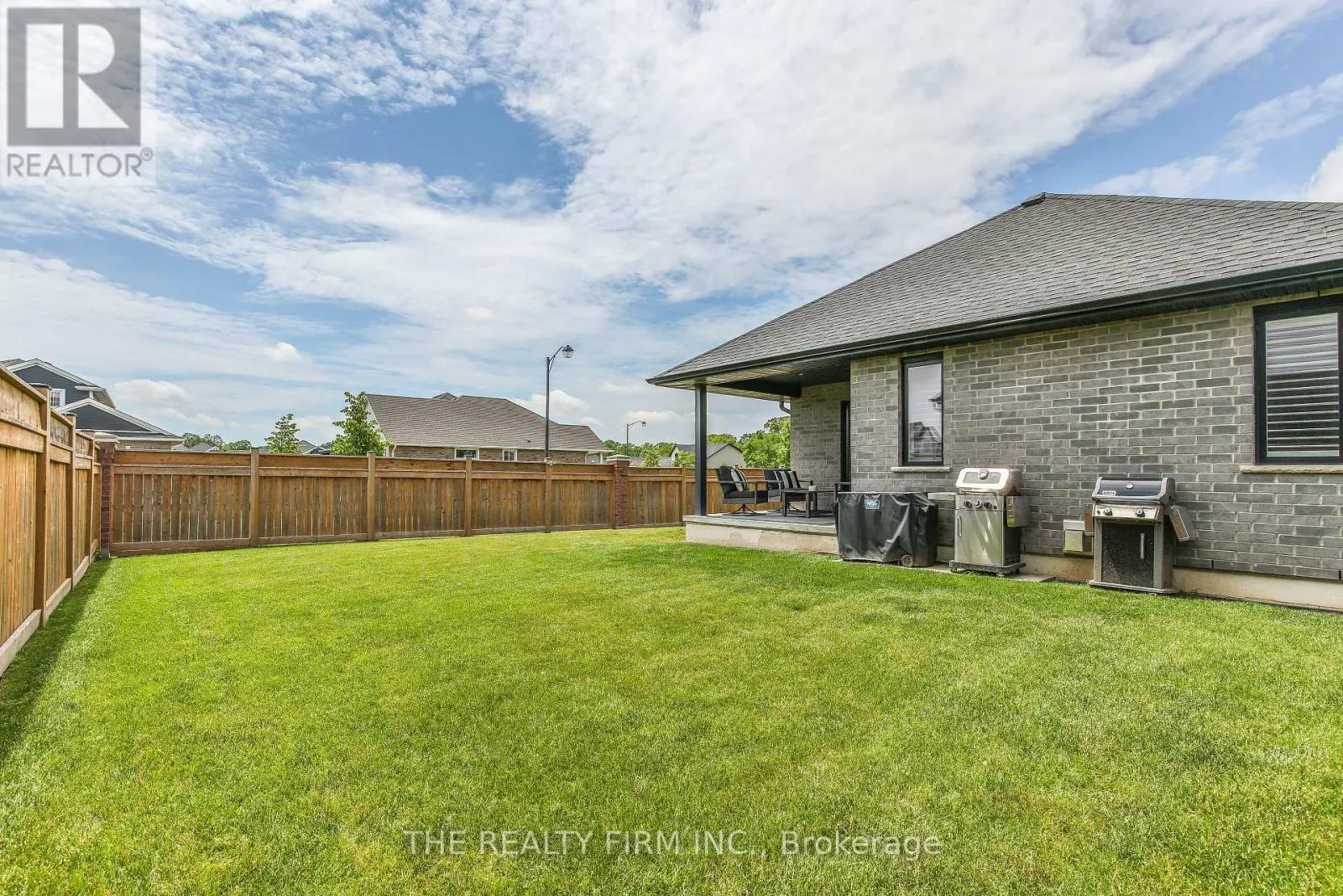 8 ROYAL DORNOCH DRIVE