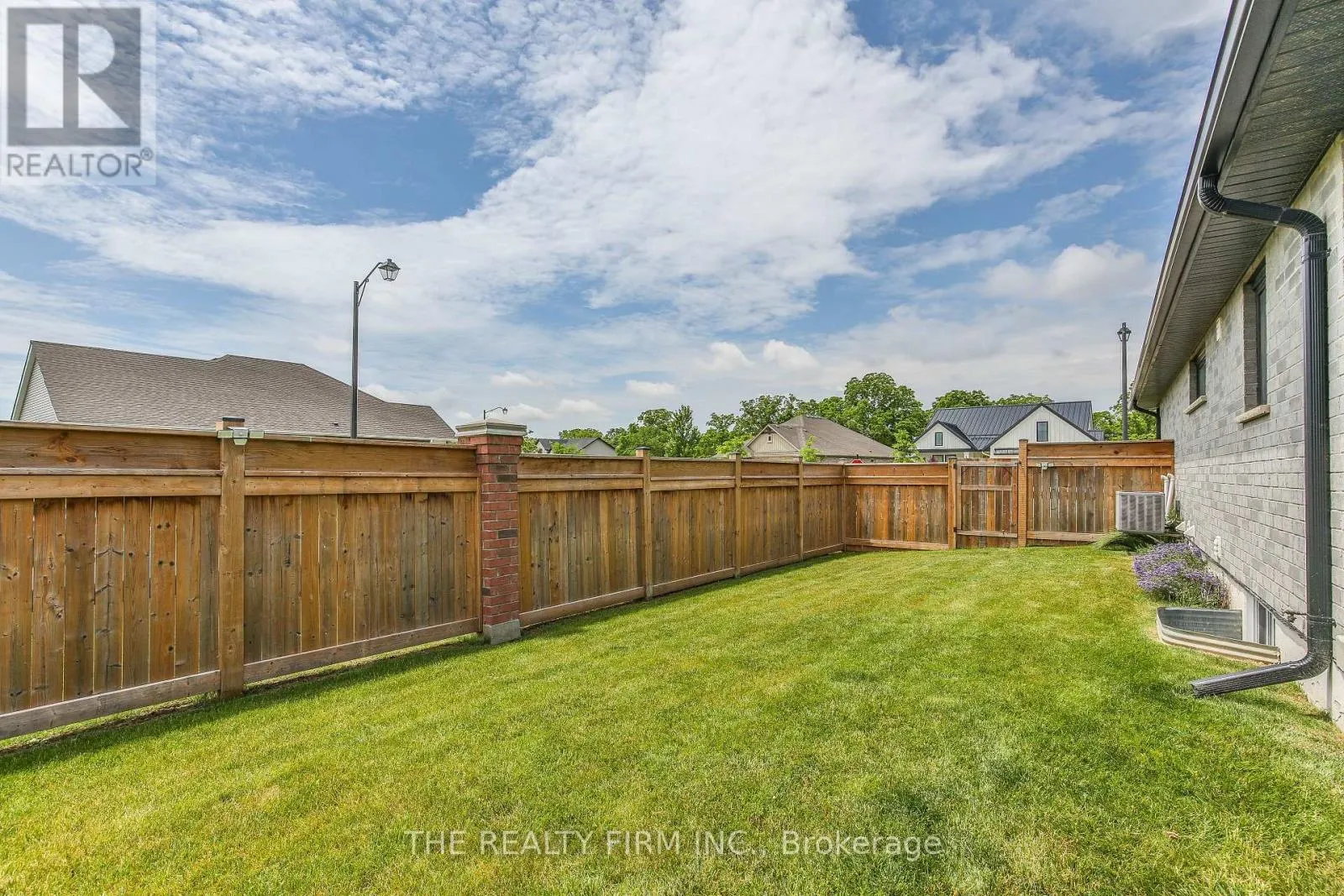 8 ROYAL DORNOCH DRIVE