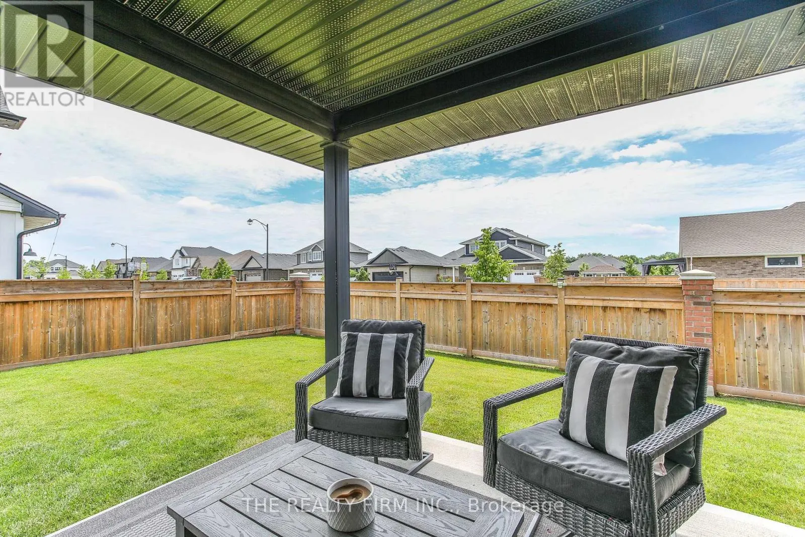 8 ROYAL DORNOCH DRIVE
