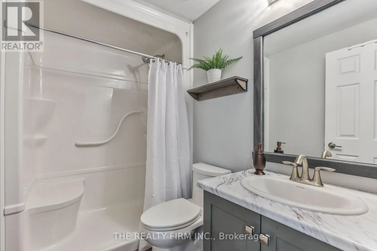 8 ROYAL DORNOCH DRIVE