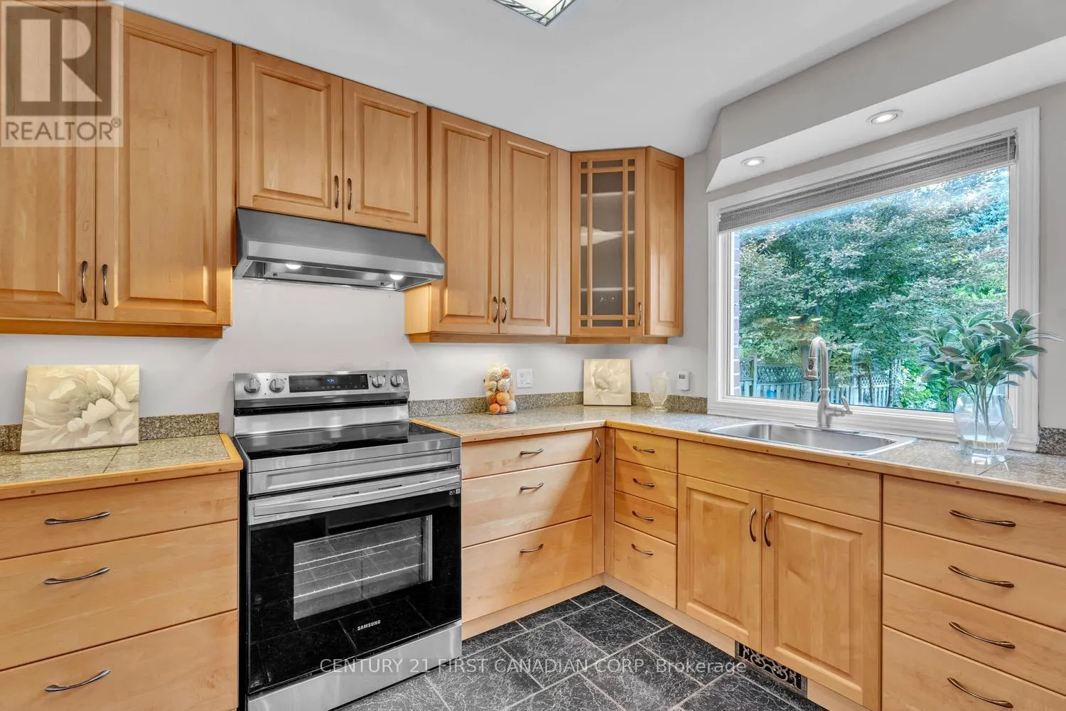 1030 AURORA COURT